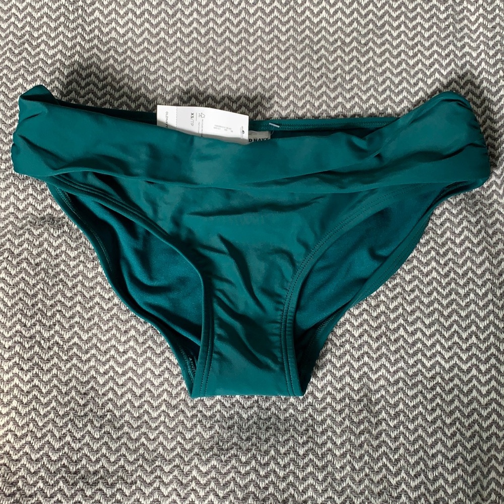 NWT Twist Front Bikini Bottom